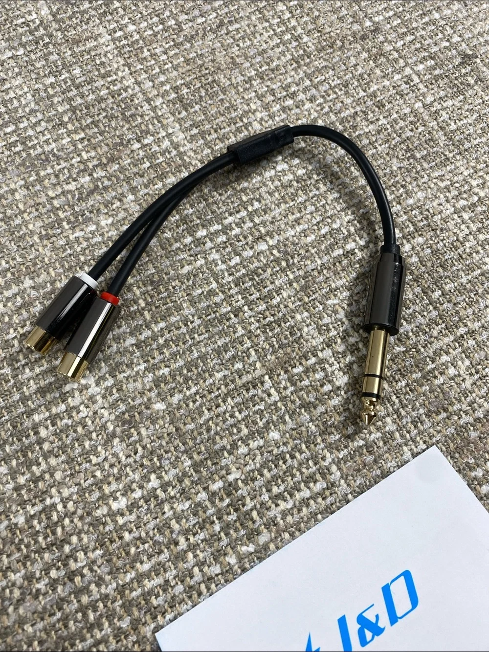 Black 3.5mm to Dual RCA Audio Adapter Cable plug in
